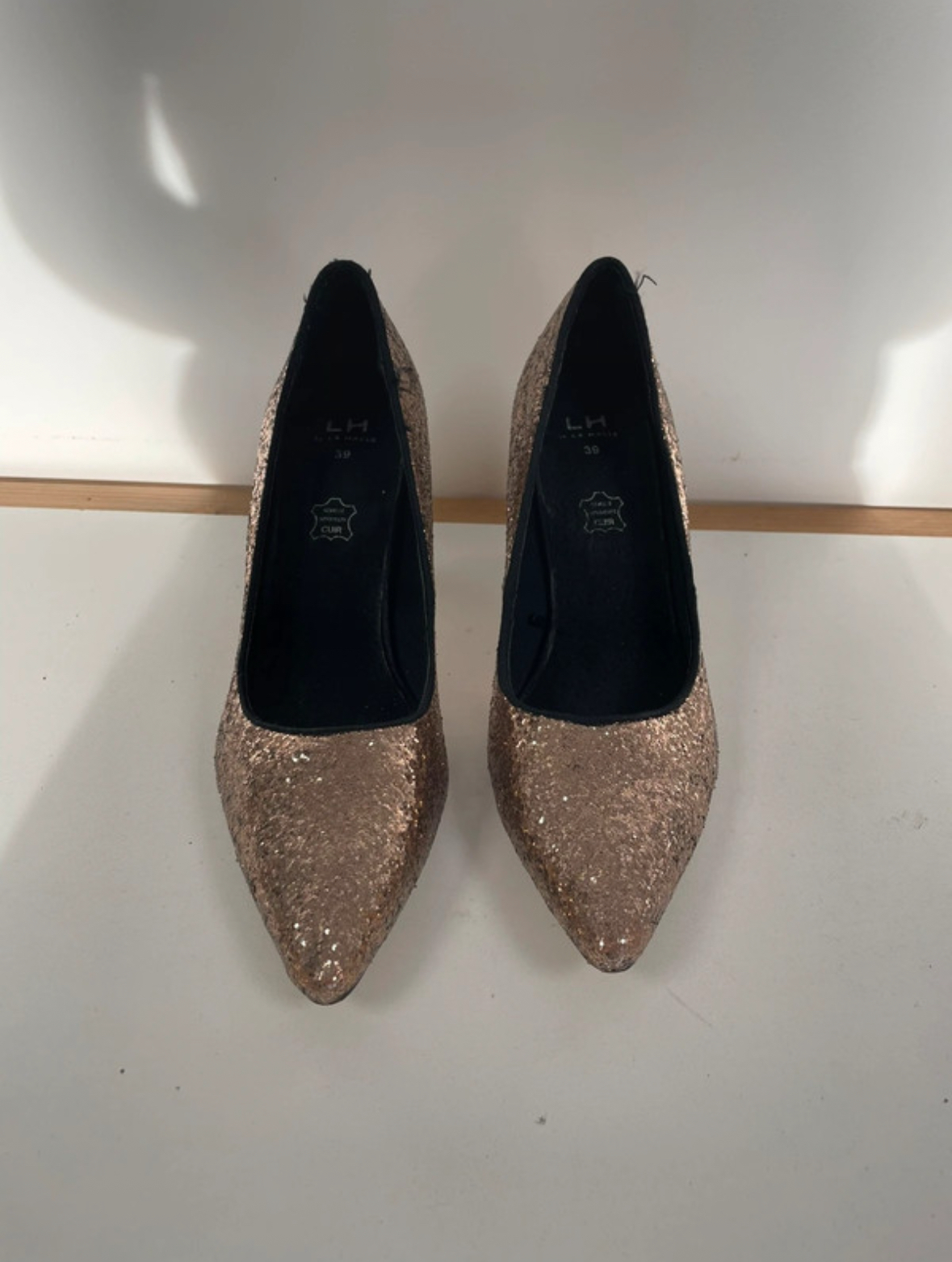 Escarpins dorés, La halle, 39