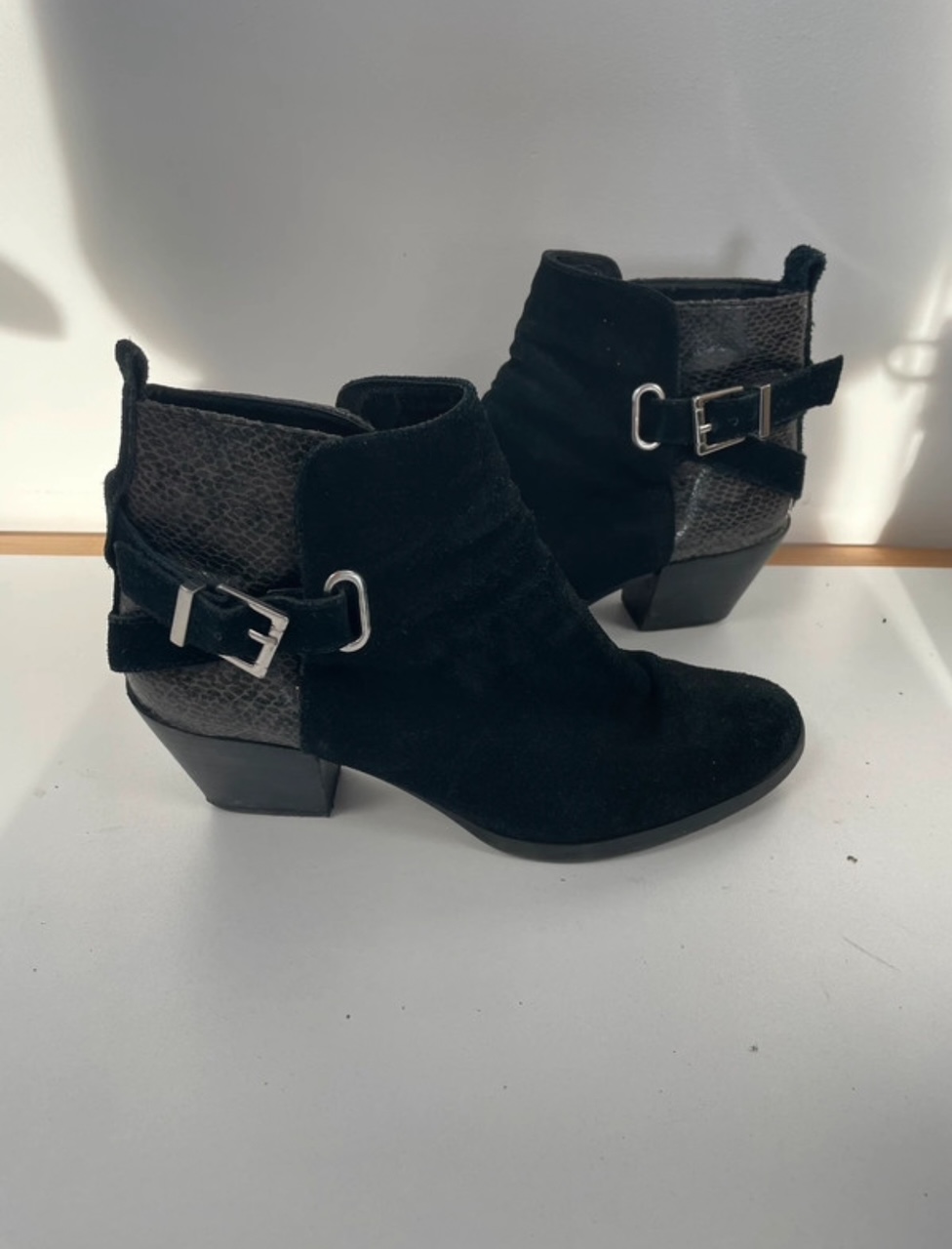 CADD106 bottines noires serpent, DOS