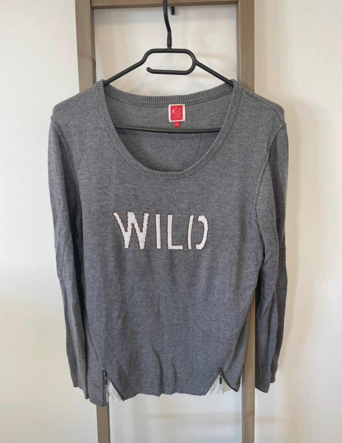 Pull gris Wild, Miss captain, T2