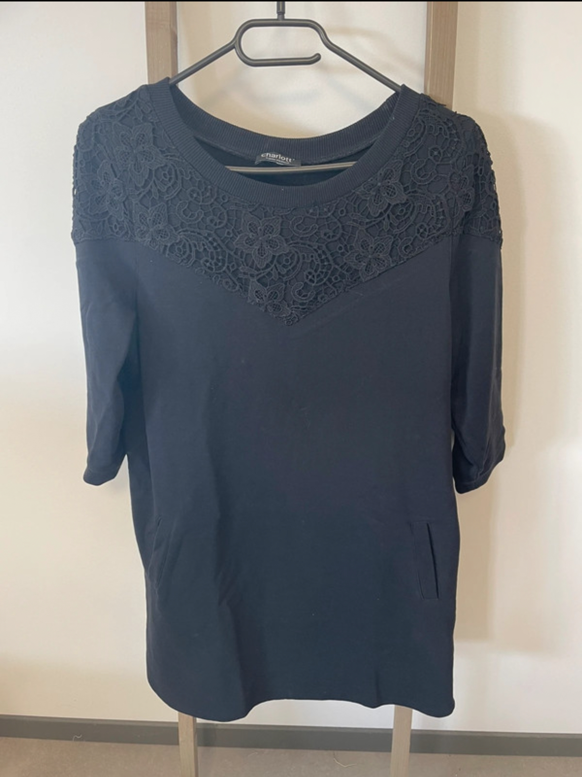 Robe noire avec dentelle poitrine manches 3/4, Charlott\', 38