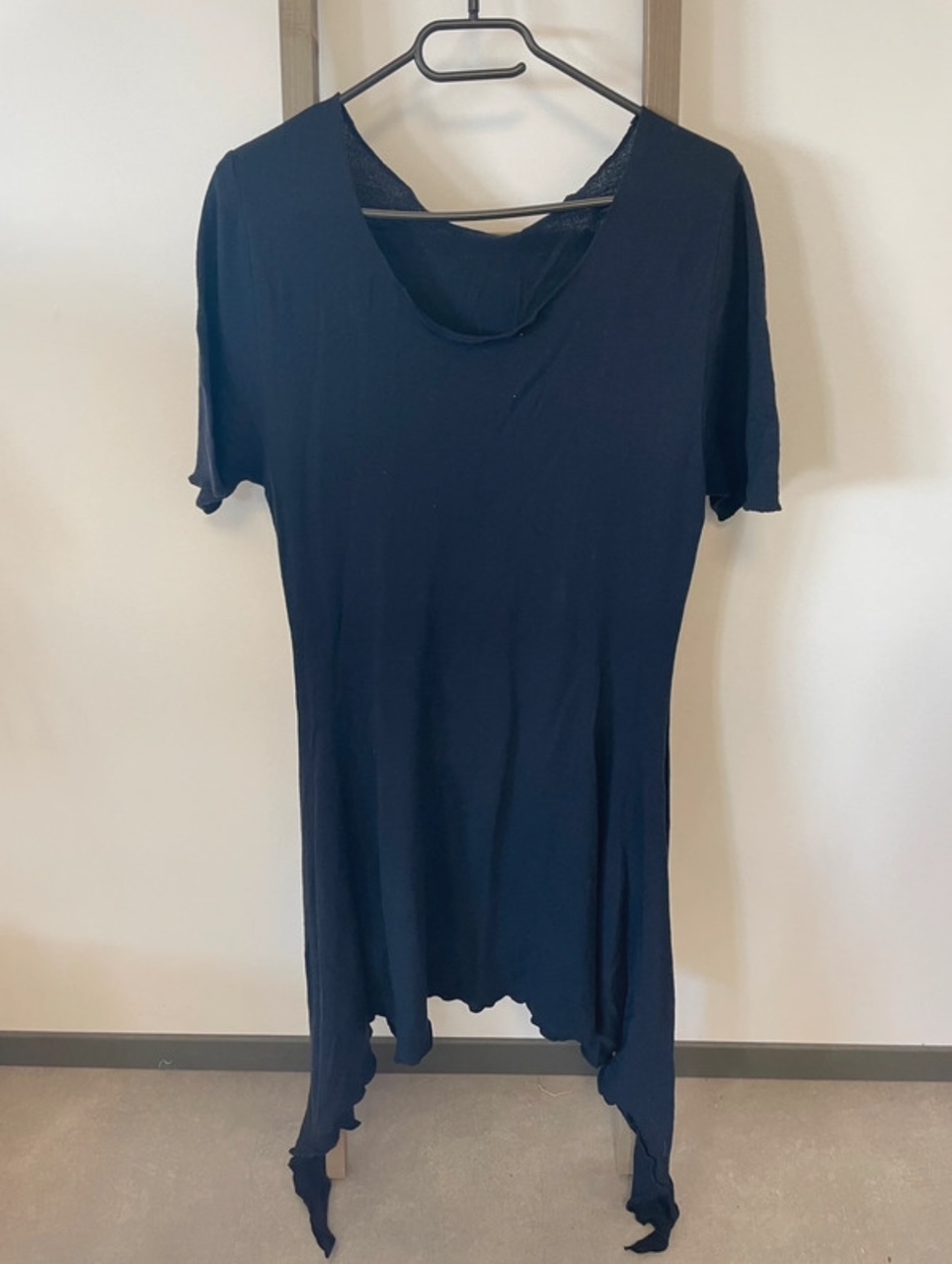 MPER29 Robe asymetrique noire en maille manches courtes, Jicé, M