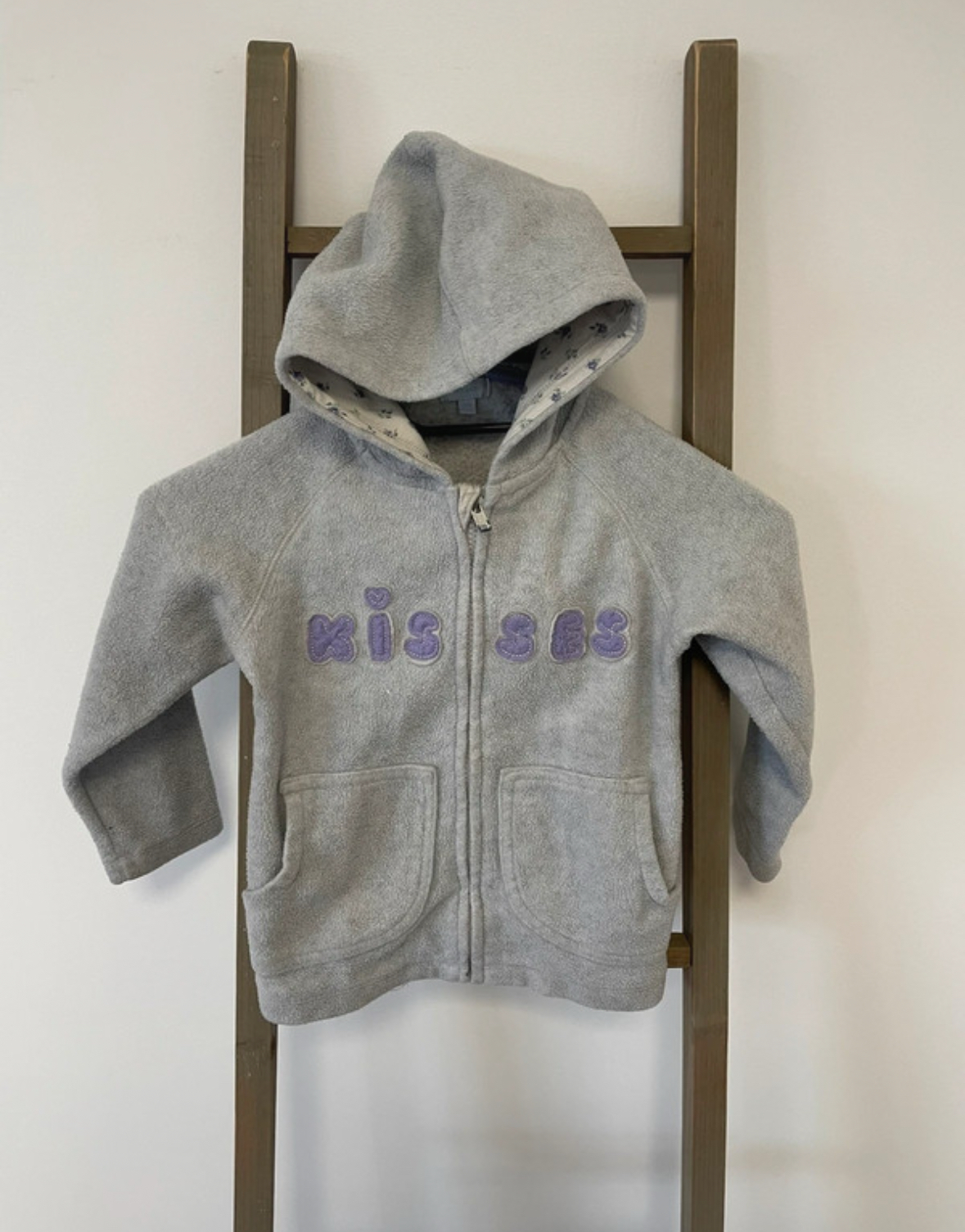 Gilet gris capuche avec écriture violet, Tex, 6 mois