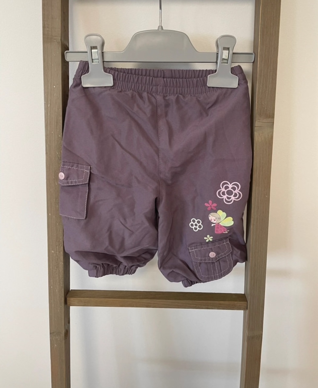 Pantalon violet avec fleurs, 6 mois