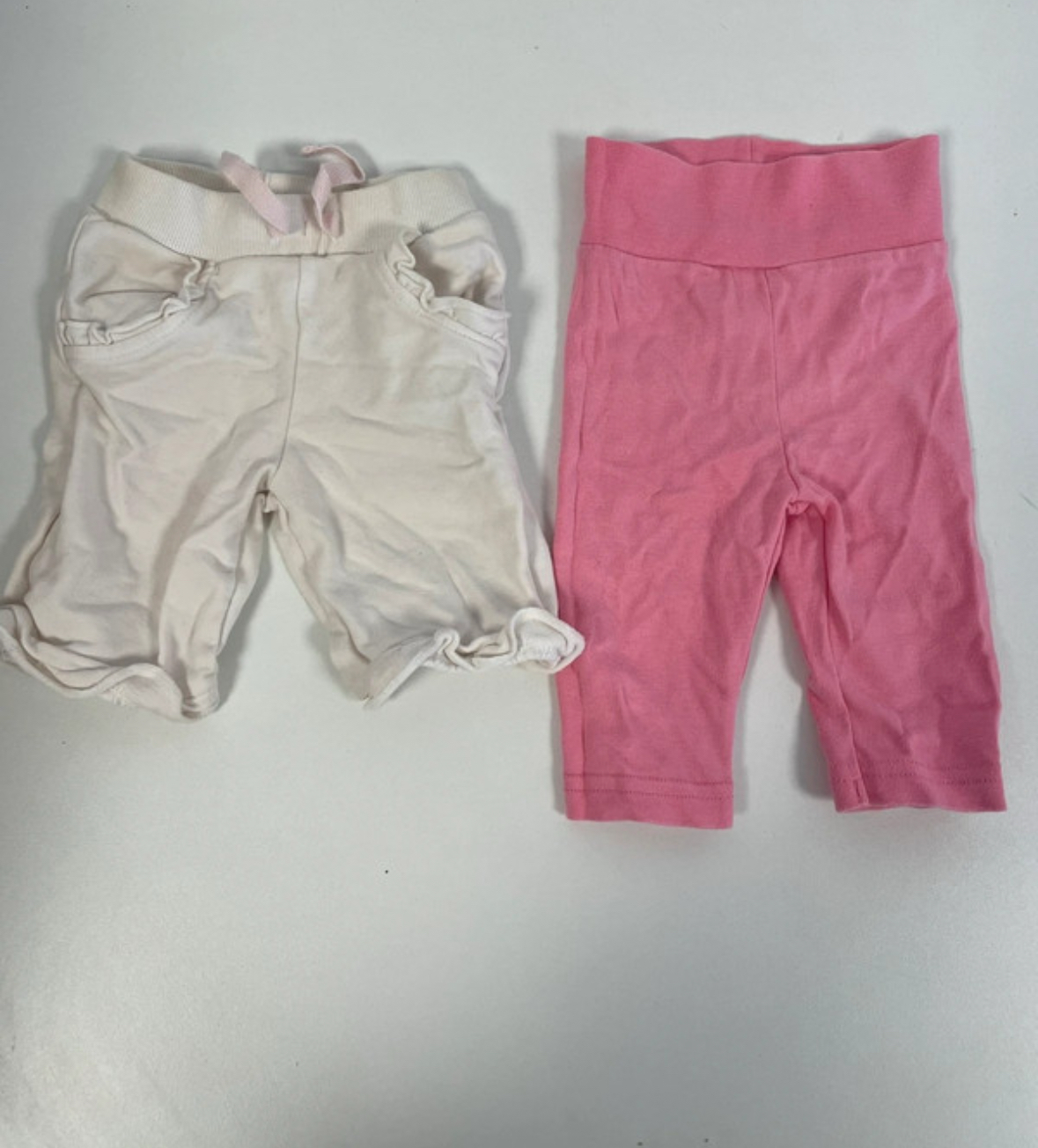 Lot de deux pantalons blanc et rose, Kitchoun/H&M,  1/2 mois