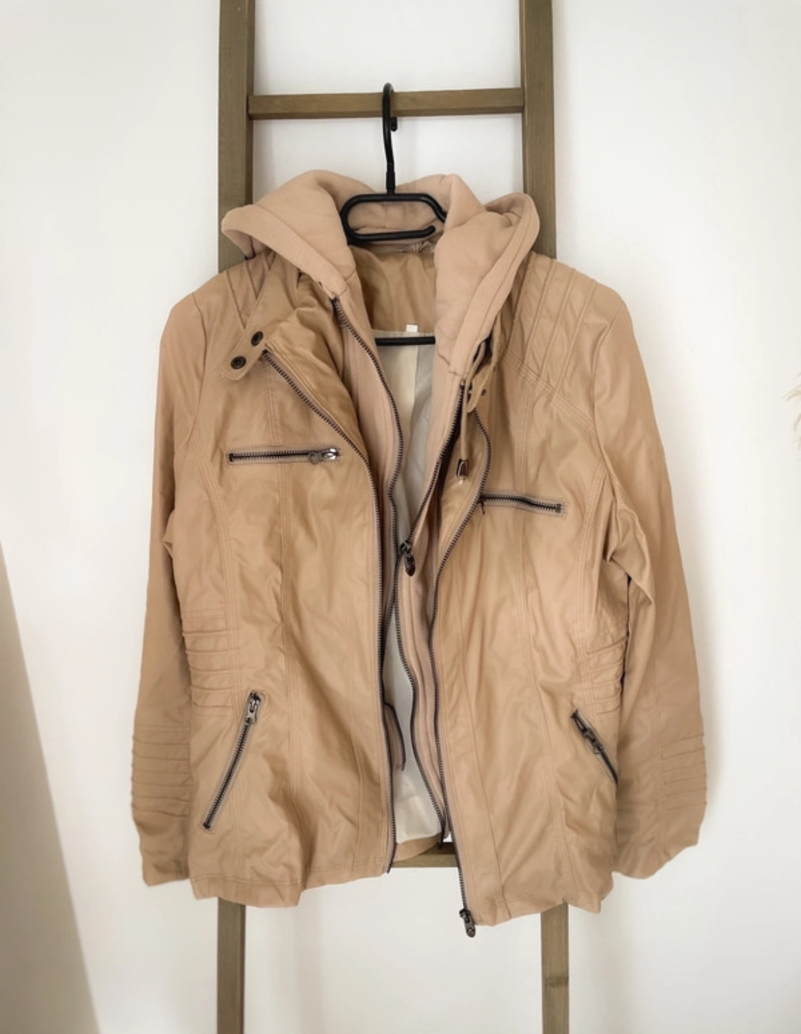 Perfecto beige avec capuche, L