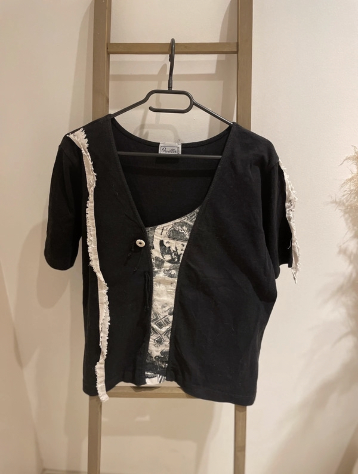 Tshirt noir et blanc, Oreiller, 42