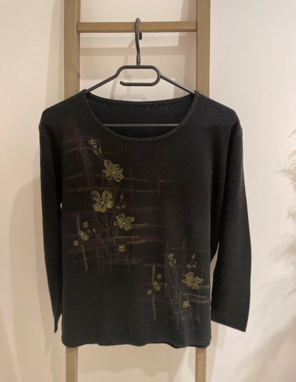 Pull fleurs et strass, XL