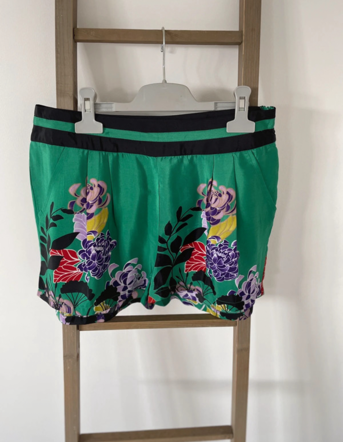 Short vert fleuri, Sol, 38
