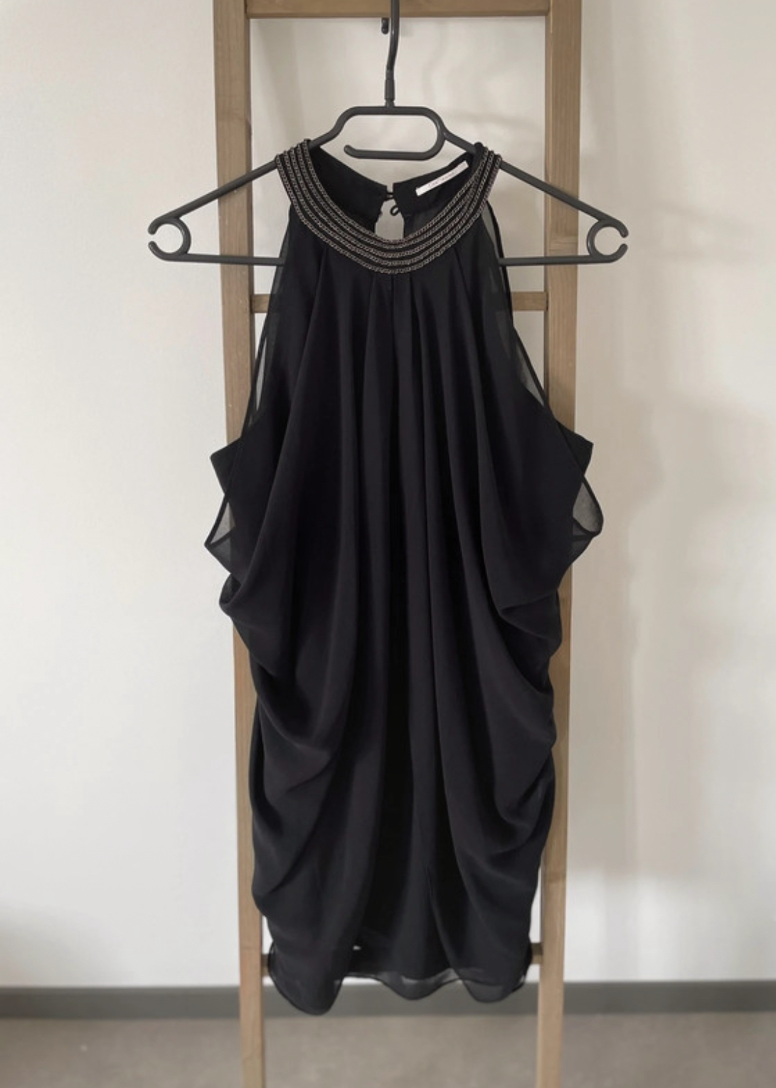Robe noire, Chattawak, 36