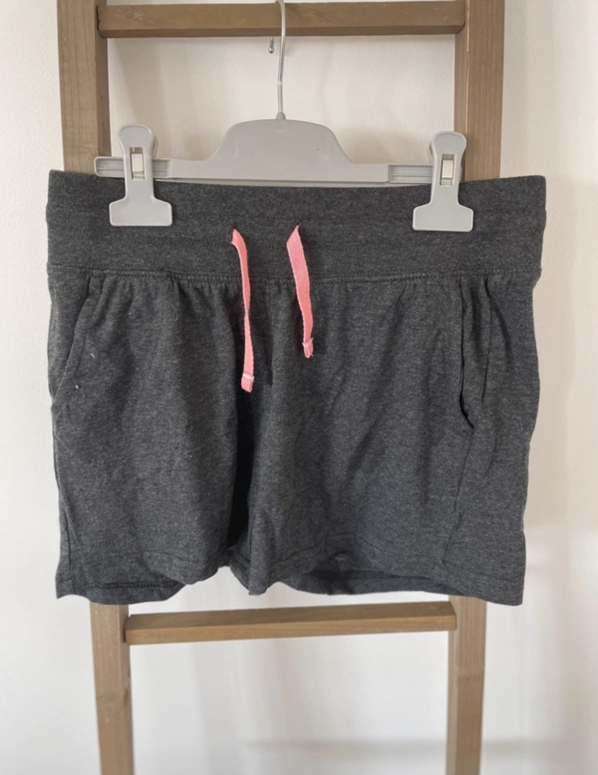 Short gris, Energetics, 14 ans