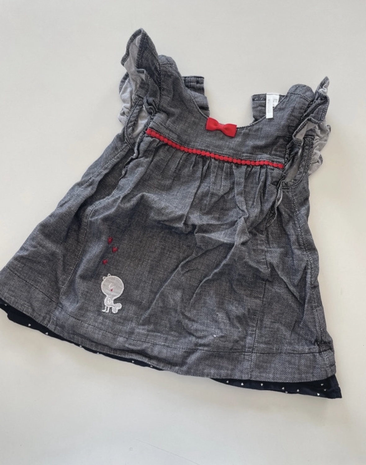 Robe grise, orchestra, 18 mois