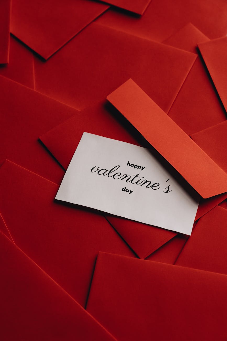 photos gratuites de affection amour arriere plan rouge
