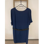 SDET146 ROBE BLEU MARINE AVEC CEINTURE NOIRE 123 44 DOS