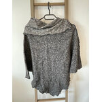 MCAL56 PONCHO GRIS GRAND COL TU DOS