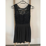CMEN47 robe noire sans manche dentelle et jupe plissee dos nu, S