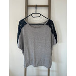 CADD35 Top gris avec epaule en dentelle noire, jacqueline riu, L