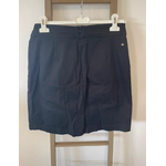 MPER09 jupe courte noire avec ceinture, DOS