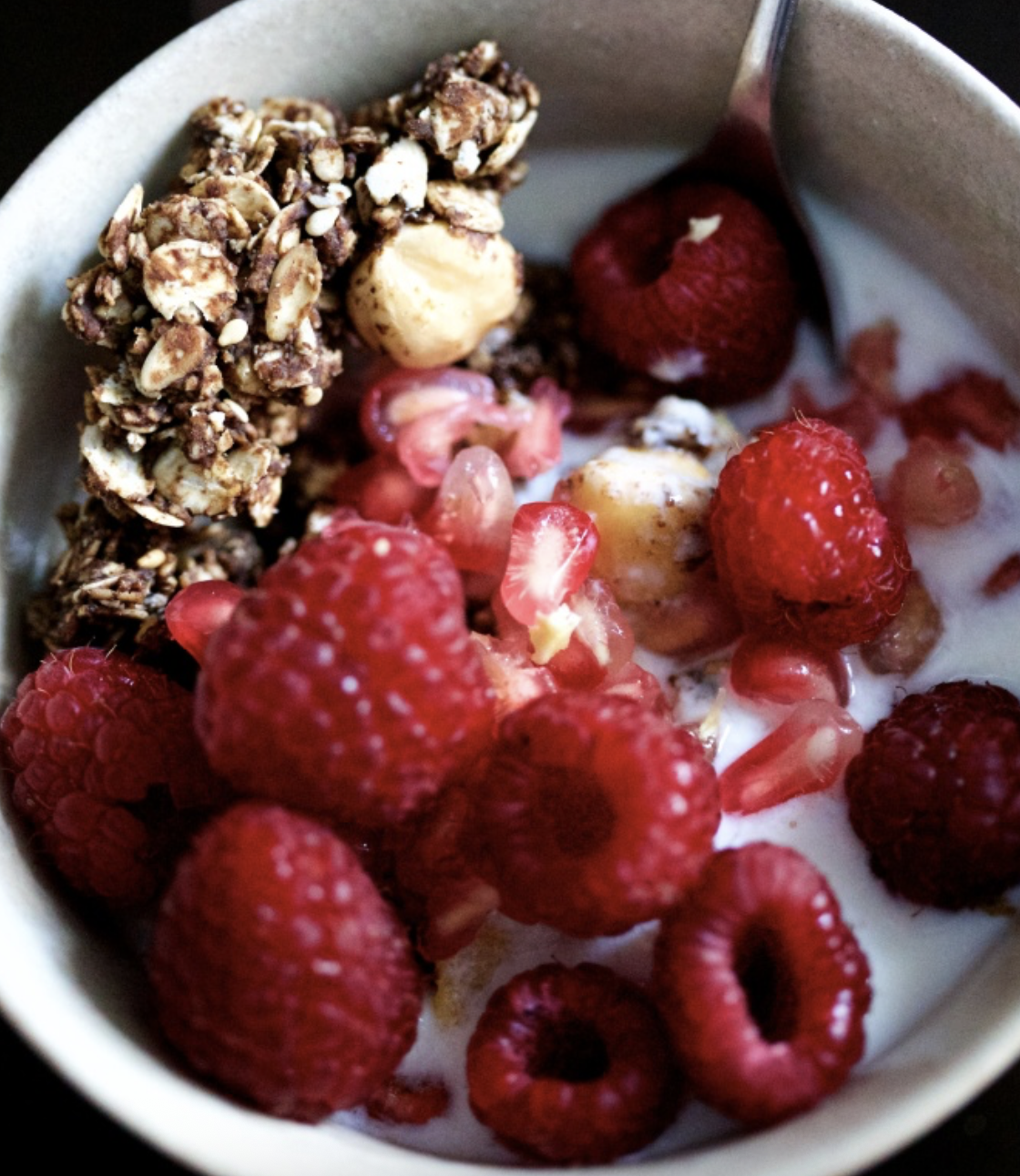 Granola Croquant aux Flocons Avoine Complète Caroube Miel de Crète Amandes et Cacahuètes 375g 3
