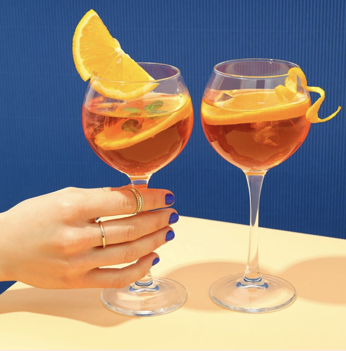 PELEANO ROSE Vin effervescent doux et léger élaboré à partir du monocépage grec Moschofilero aux arômes naturels de Rose à faible teneur en alcool 750ml Spritz 2