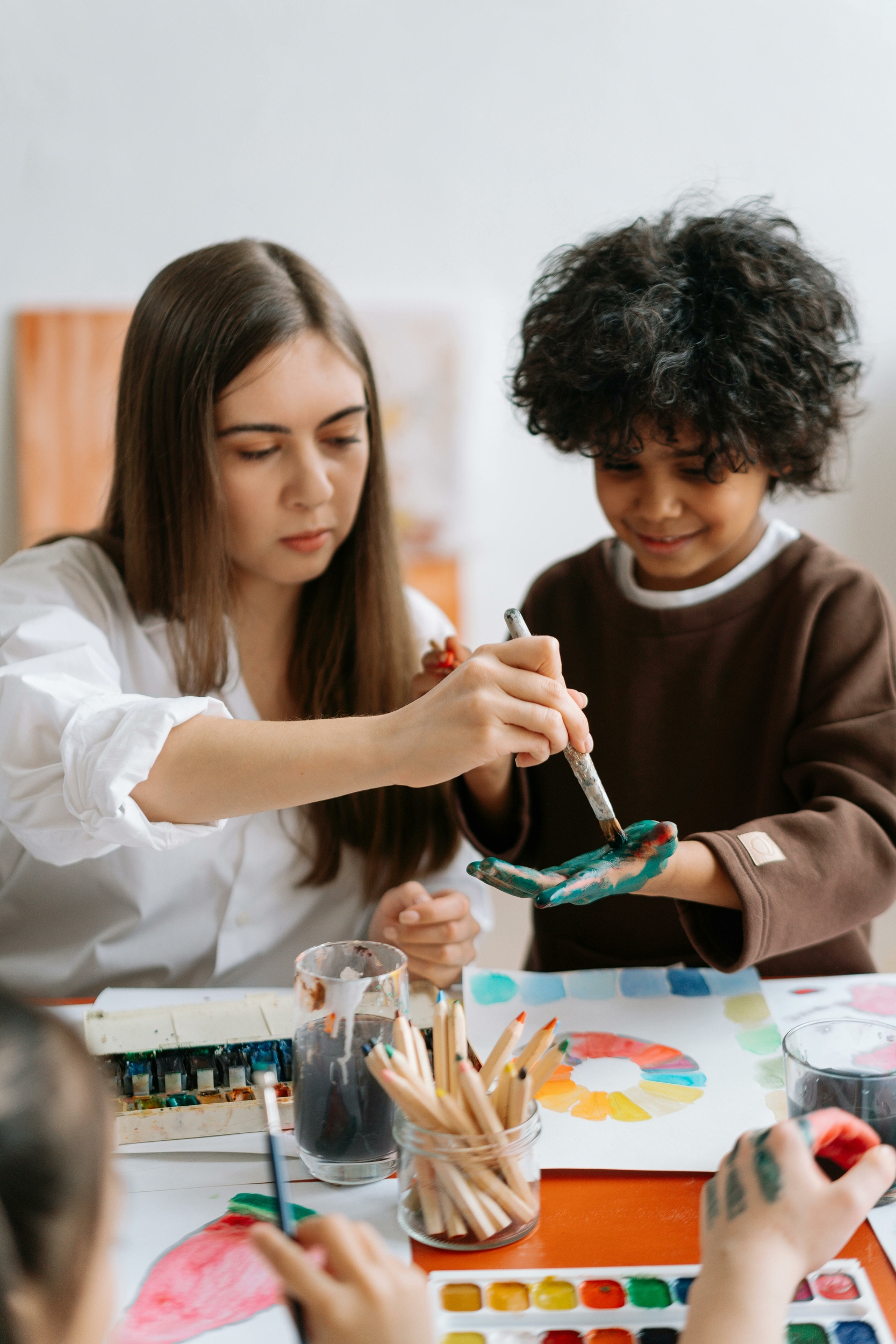 peinture enfant partagee