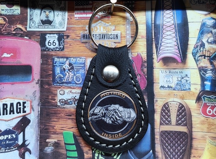 porte-clés solidarité biker