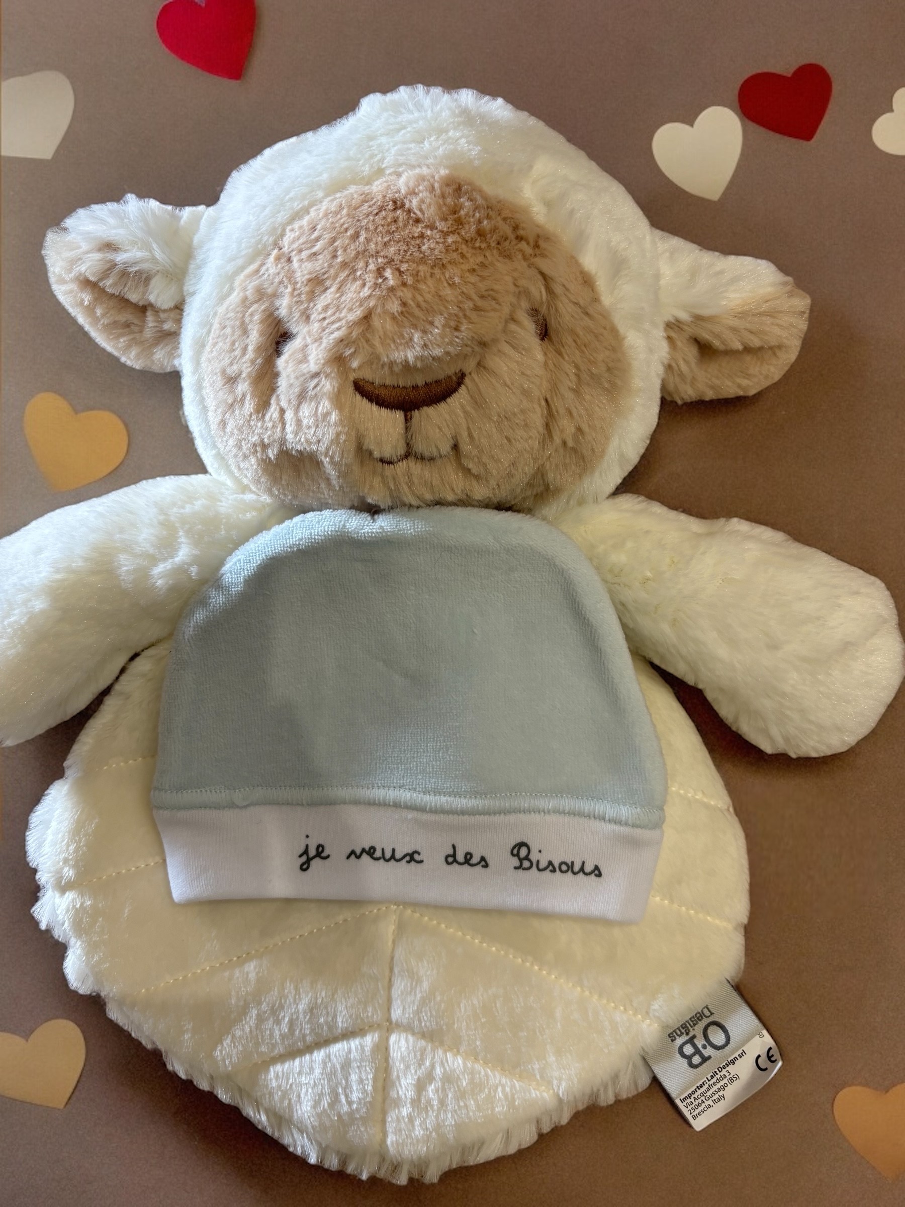bonnet-naissance-je-veux-des-bisous.beige