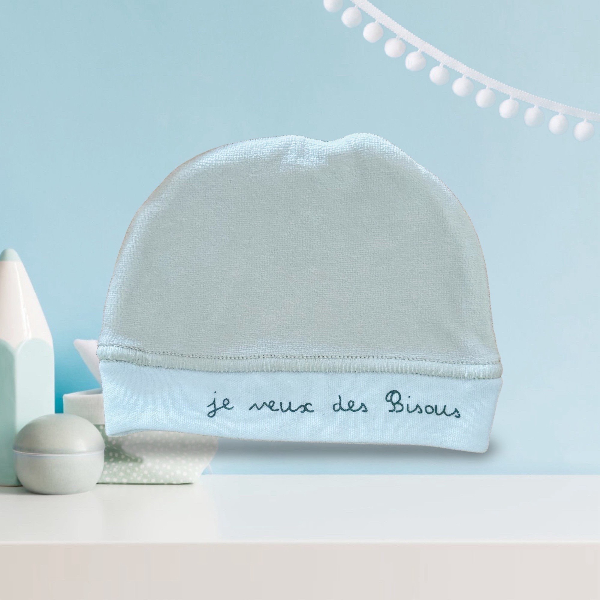 bonnet-naissance-je-veux-des-bisous.beige
