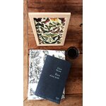 Pochette à livres toile de Jouy noire et roman Rien nest noir Claire Berest