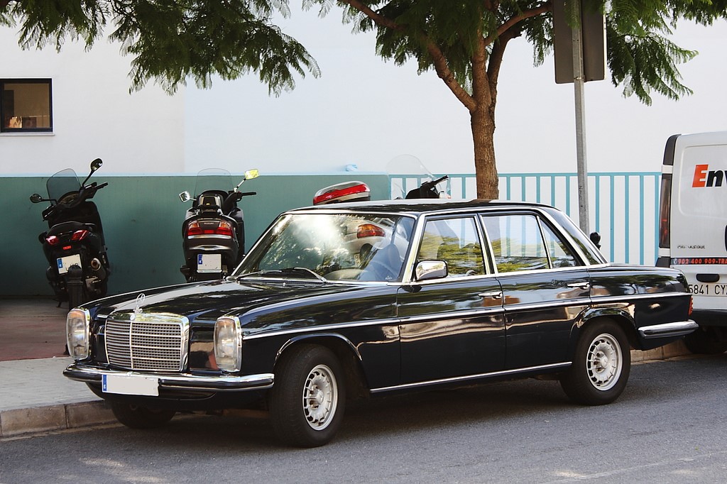 mercedes benz 8 w115 20473