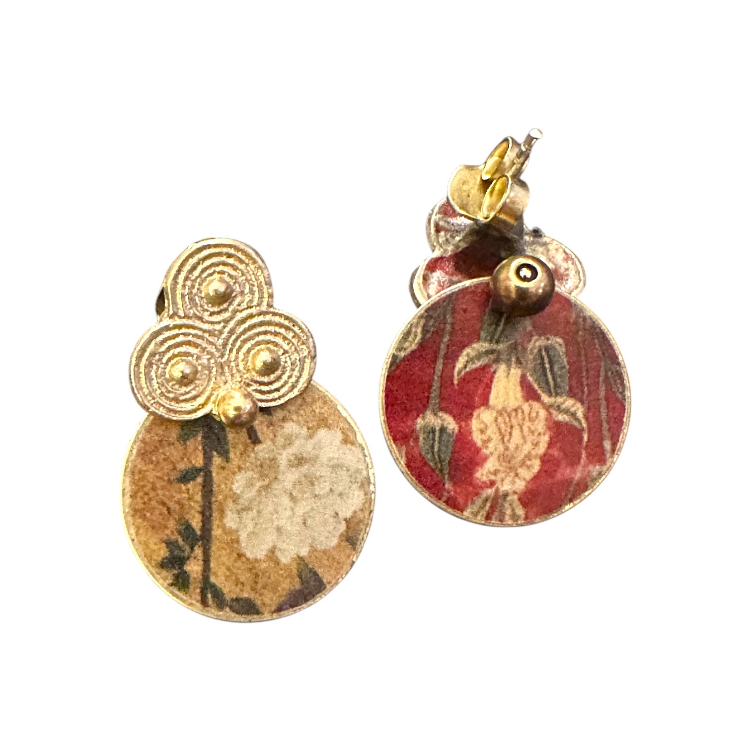Boucles doreilles Zihla Carmin et Antique Gold. BijA2. La Route des Rois. Lifestyle. Bijoux