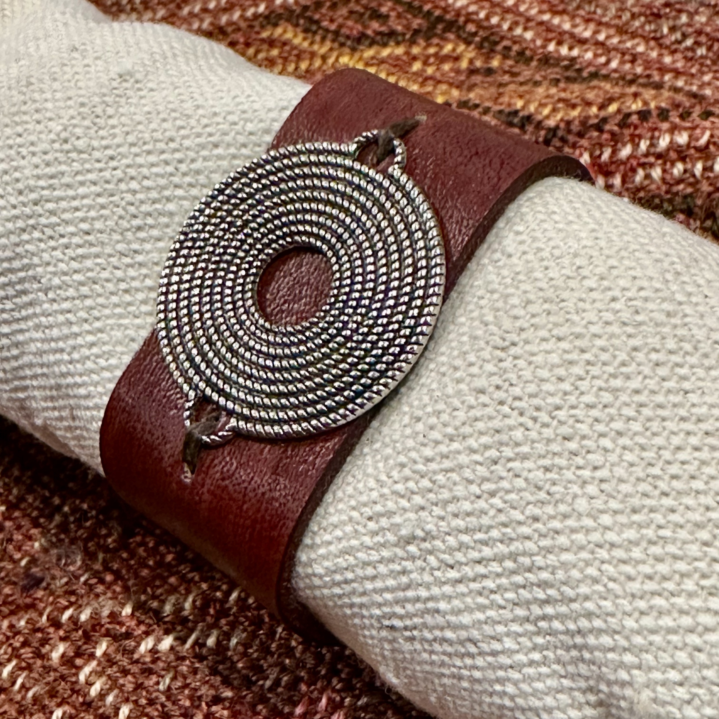 Bracelet cuir. BijB9. La Route des Rois. Lifestyle. Bijoux