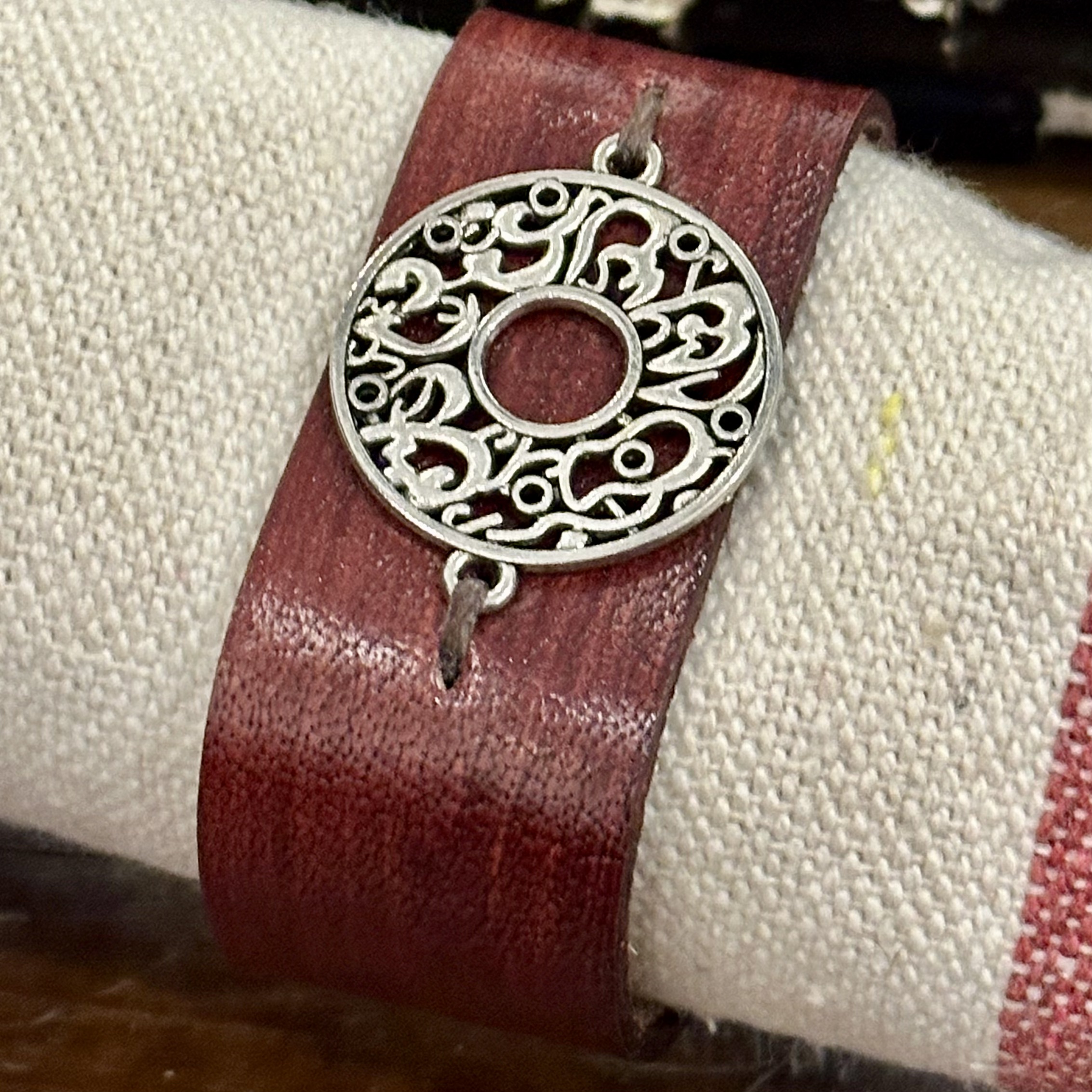Bracelet cuir. BijB7. La Route des Rois. Lifestyle. Bijoux