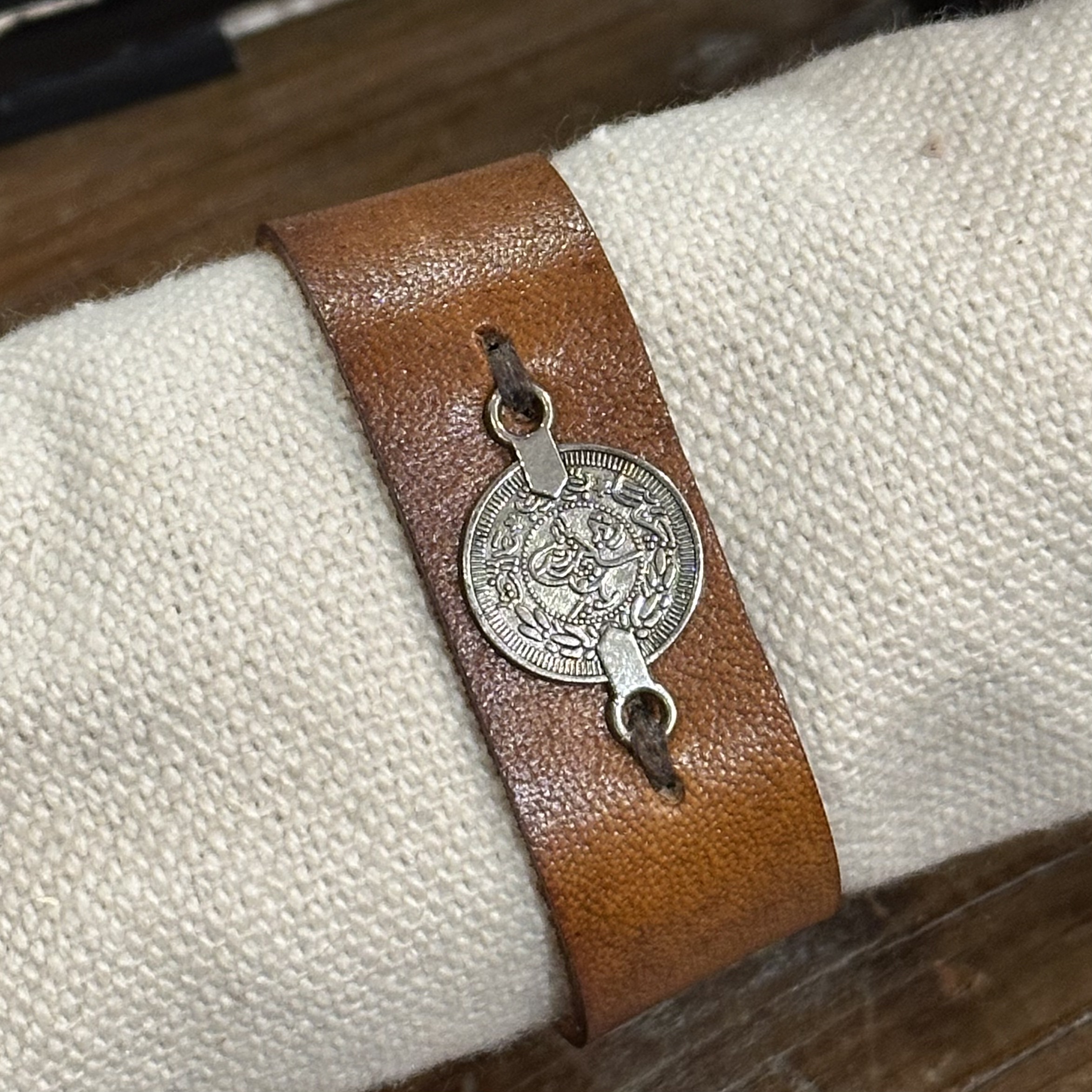 Bracelet cuir. BijB3. La Route des Rois. Lifestyle. Bijoux