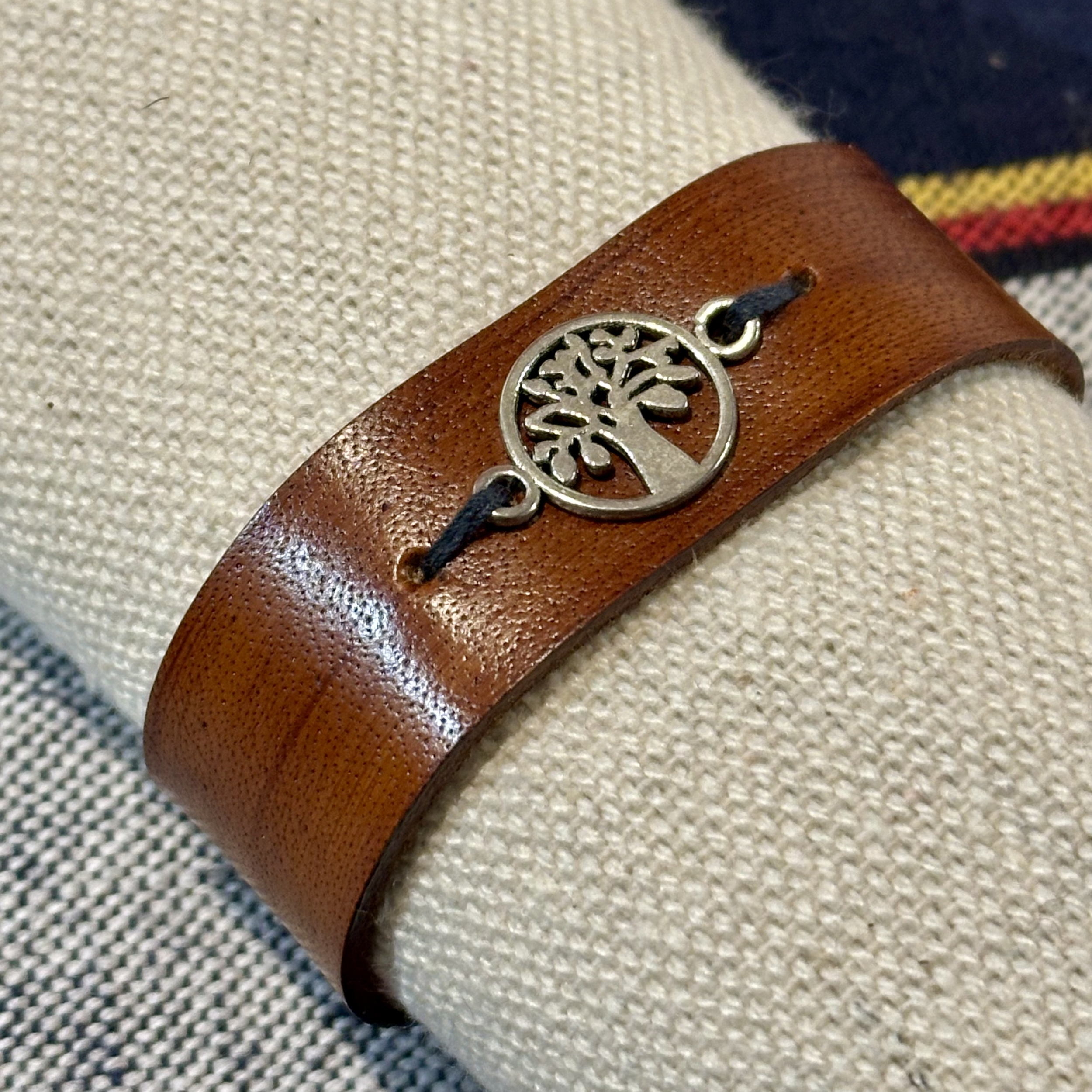 Bracelet cuir. BijB2. La Route des Rois. Lifestyle. Bijoux