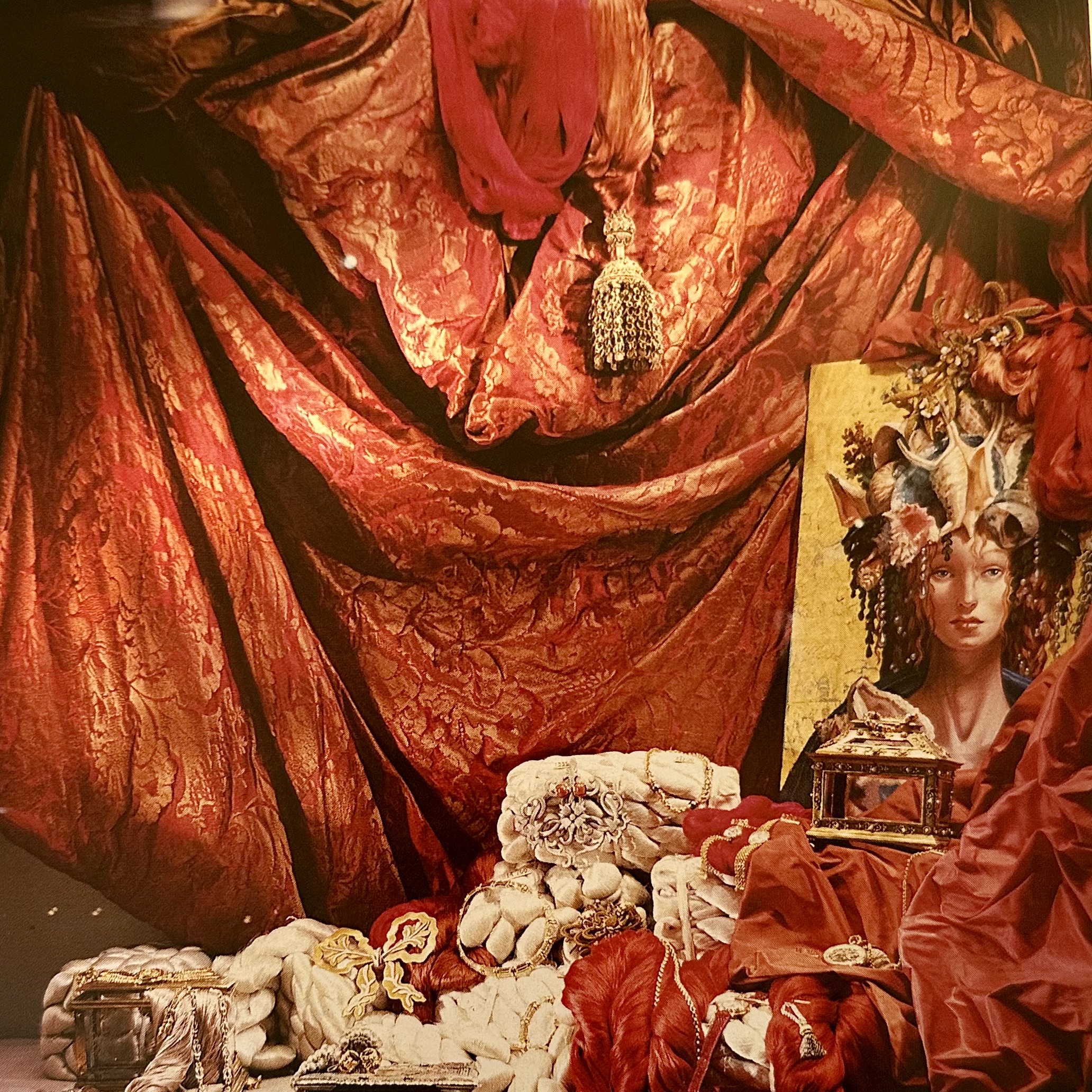De SIKE Yvonne : LA SOIE. Mythologies dhier et daujourdhui. La Route des Rois. Librairie. Art. Artisanat