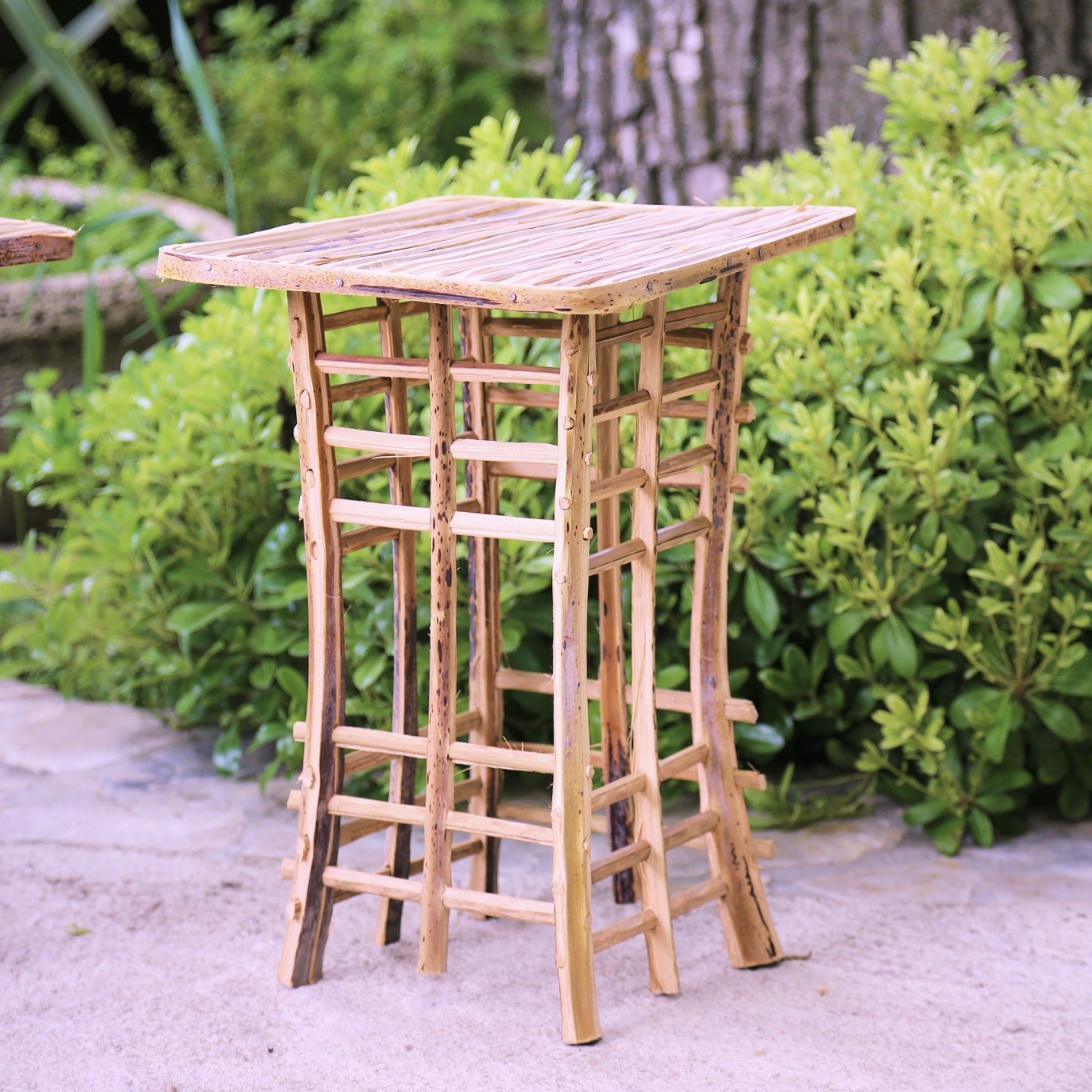 Meuble Artisanal en Bois de Palmier Dattier-Table dAppoint Dora-Egypte. MobDT. La Route des Rois. Lifestyle. Mobilier artisanal