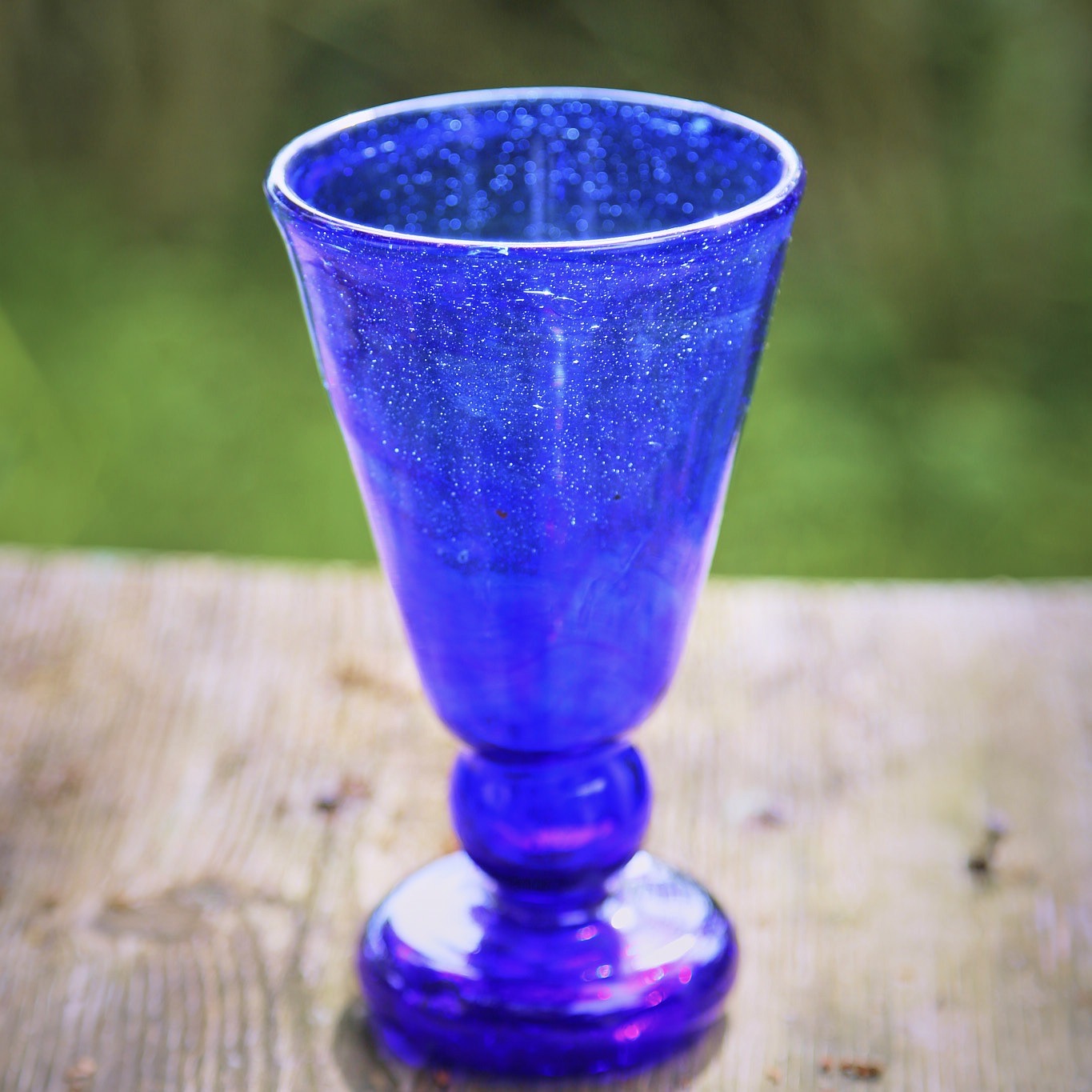 Verre à pied Jafar bleu Egypte. VerJa5. La Route des Rois. Lifestyle. Verres Soufflés Egypte