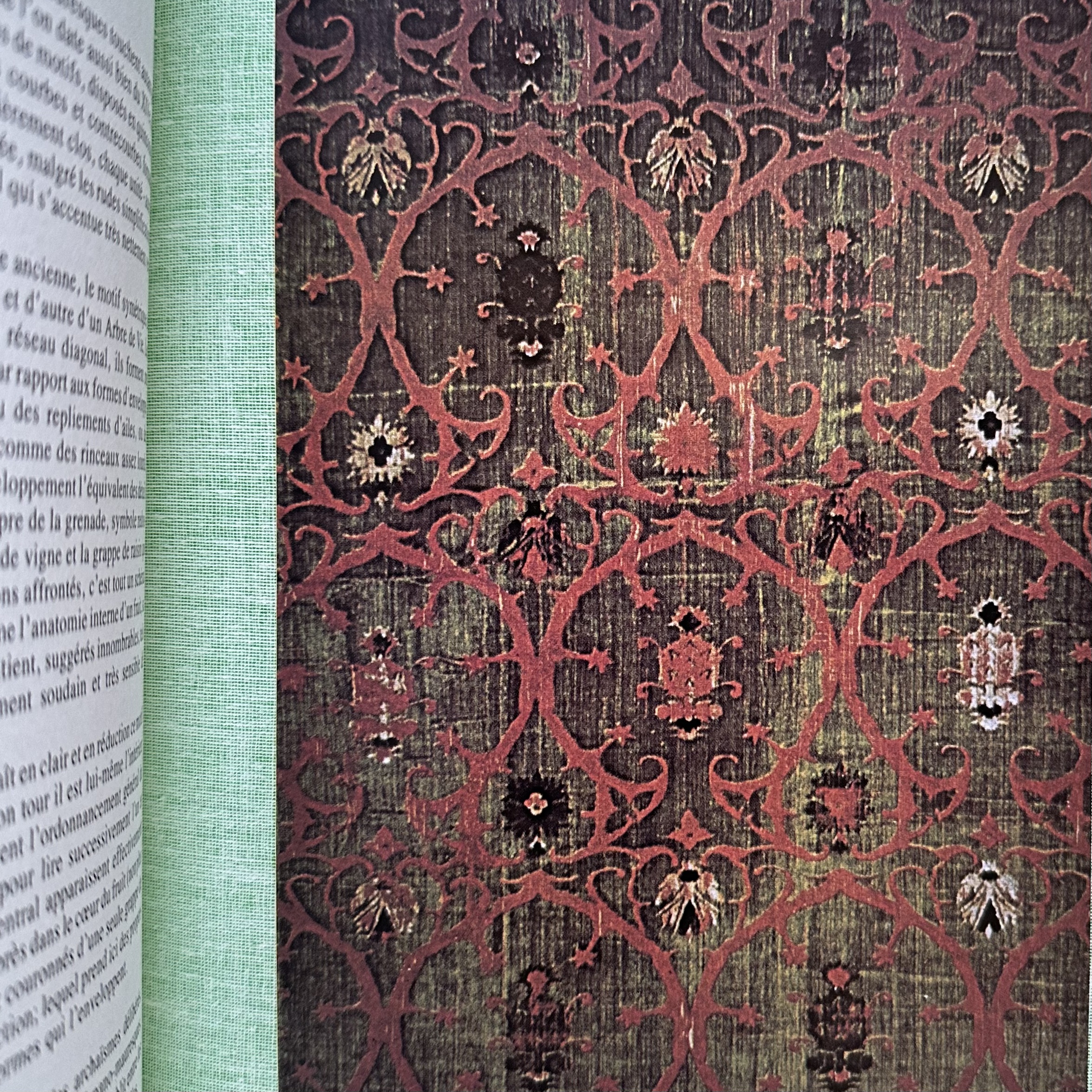 HUGUES Patrice : Le langage du Tissu. La Route des Rois. Librairie. Art. Artisanat