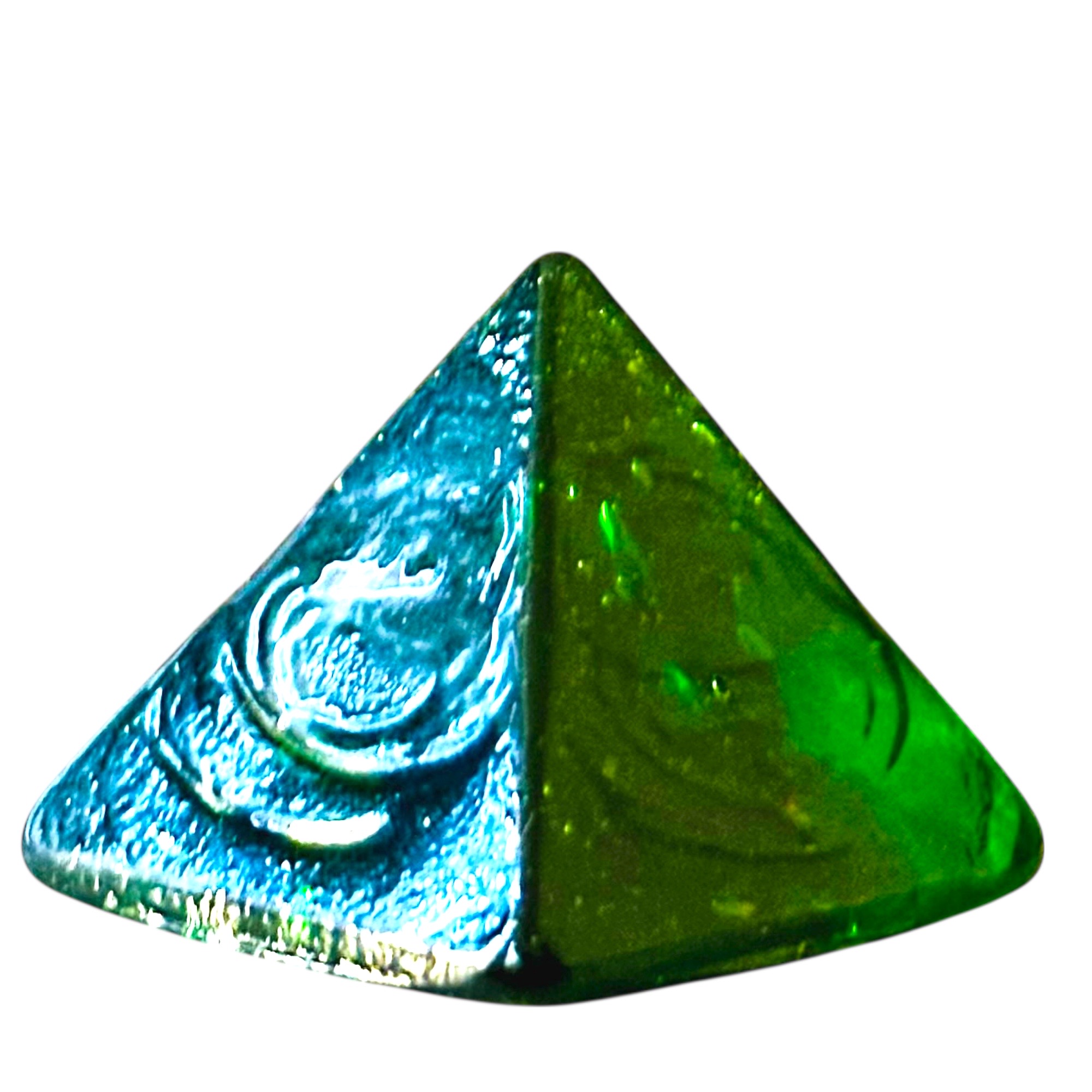 Pyramide en pâte de verre verte. VerPyGo1. La Route des Rois. Lifestyle. Pâte de Verre Décorative