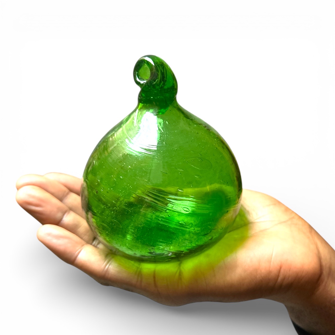 Boule de verre verte. Aurora Egypte. Medium. VerBou26. Lifestyle. Pâte de Verre Décorative