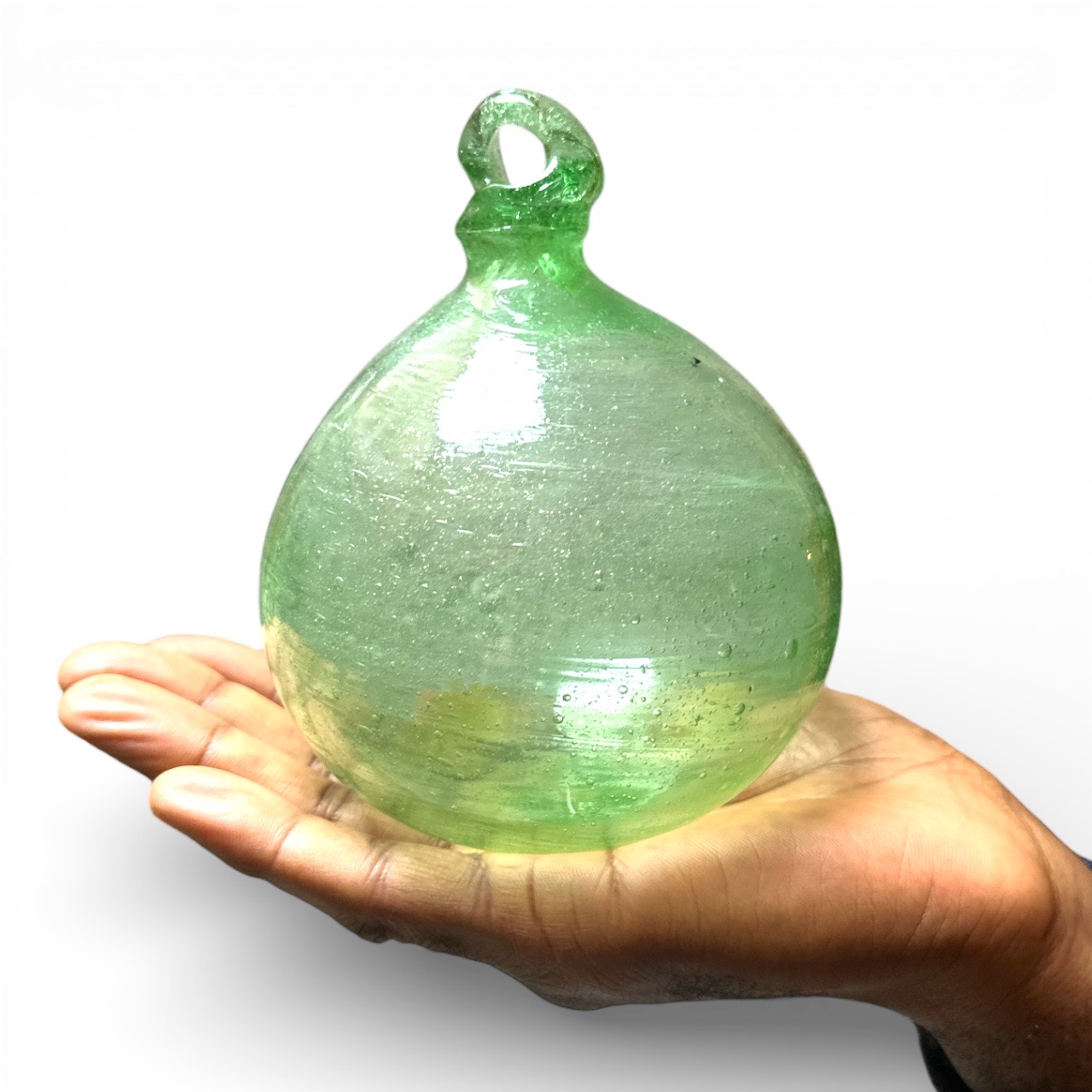 Boule de verre vert deau. Aurora Egypte. Medium Large. VerBou13. Lifestyle. Pâte de Verre Décorative