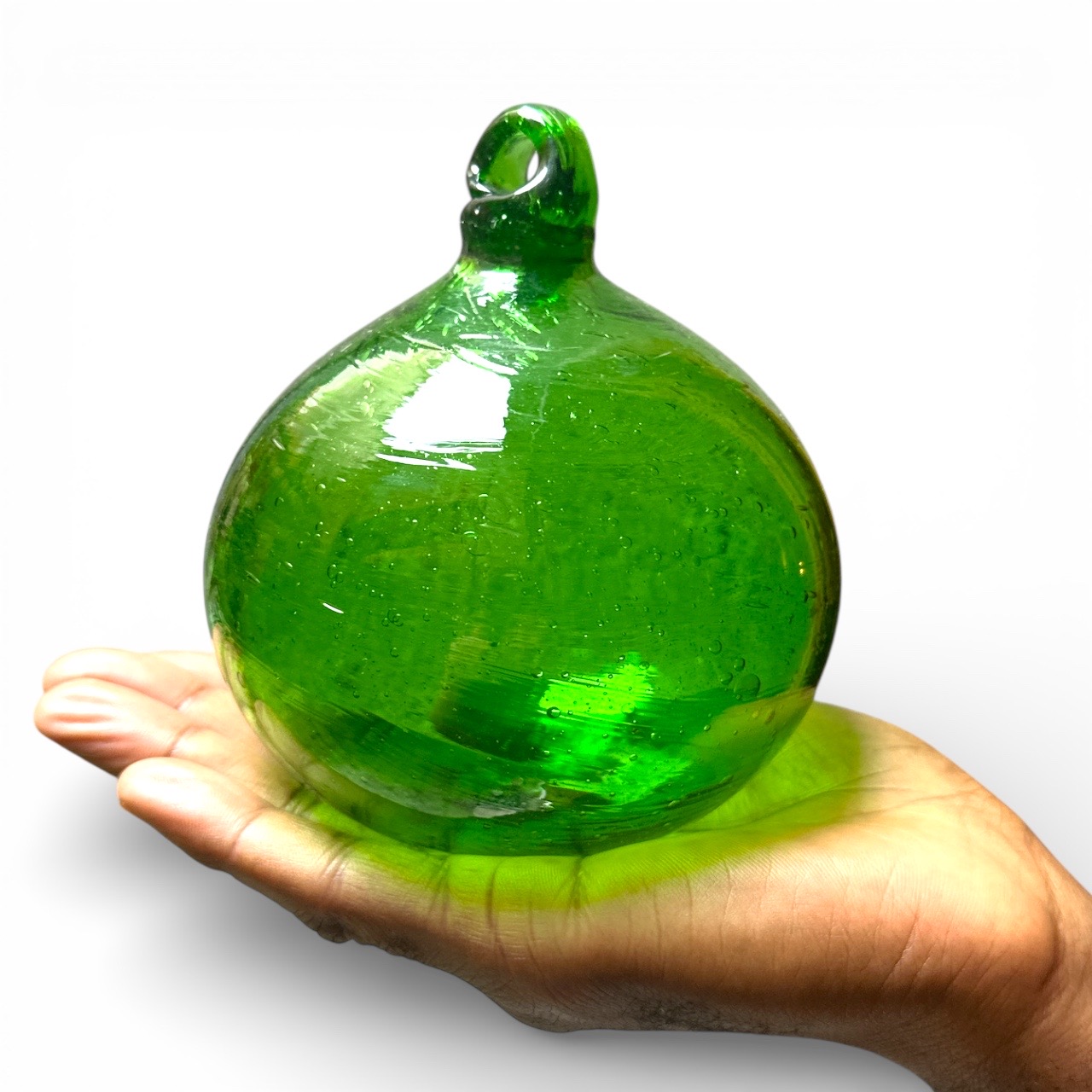 Boule de verre verte Aurora Egypte. Medium Large. VerBou12. Lifestyle. Pâte de Verre Décorative