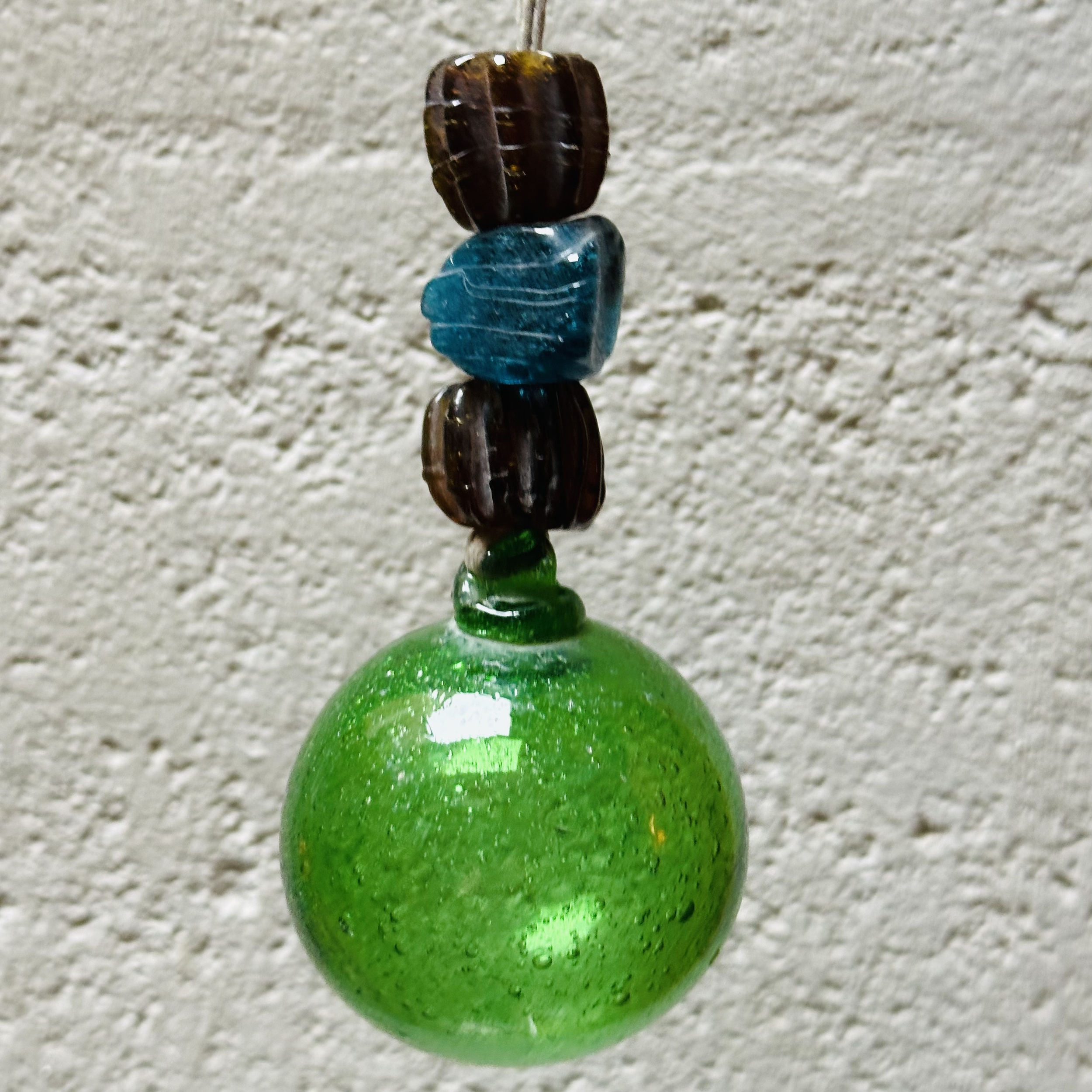 Guirlande Verre Soufflé verte. Bulle Ornement. VerGuiB10. Lifestyle. Pâte de Verre Décorative