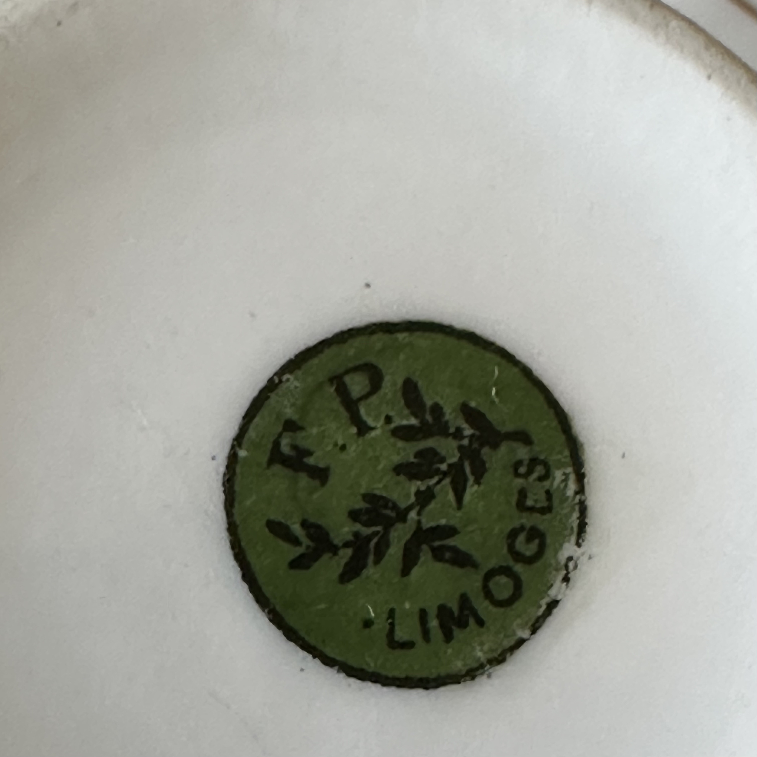 Servince à Café Vintage Porcelaine de Limoge. Bro1Vaiss2. La Route des Rois. Brocante