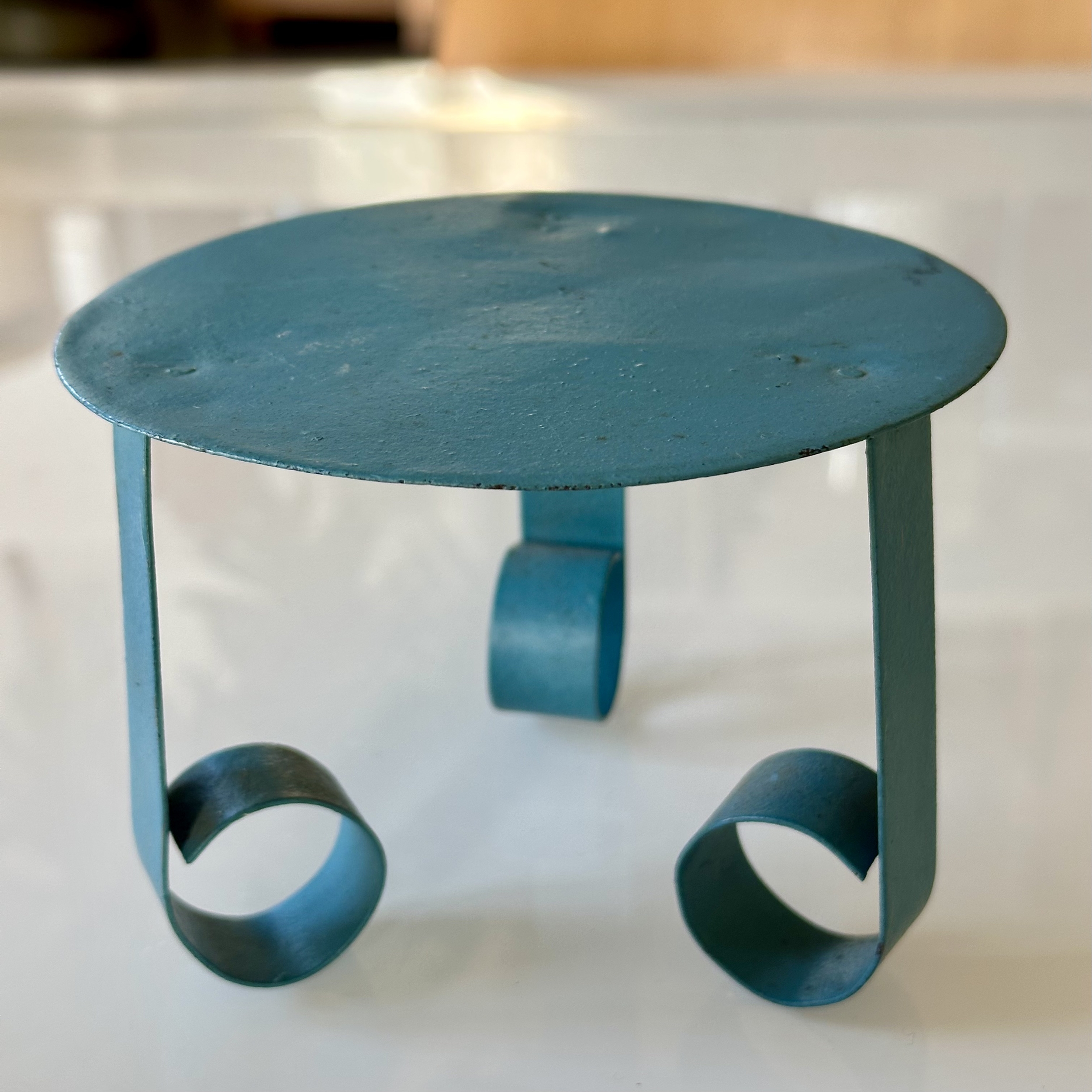 Set de Mobilier en Métal. Bro1Deco7. La Route des Rois. Brocante