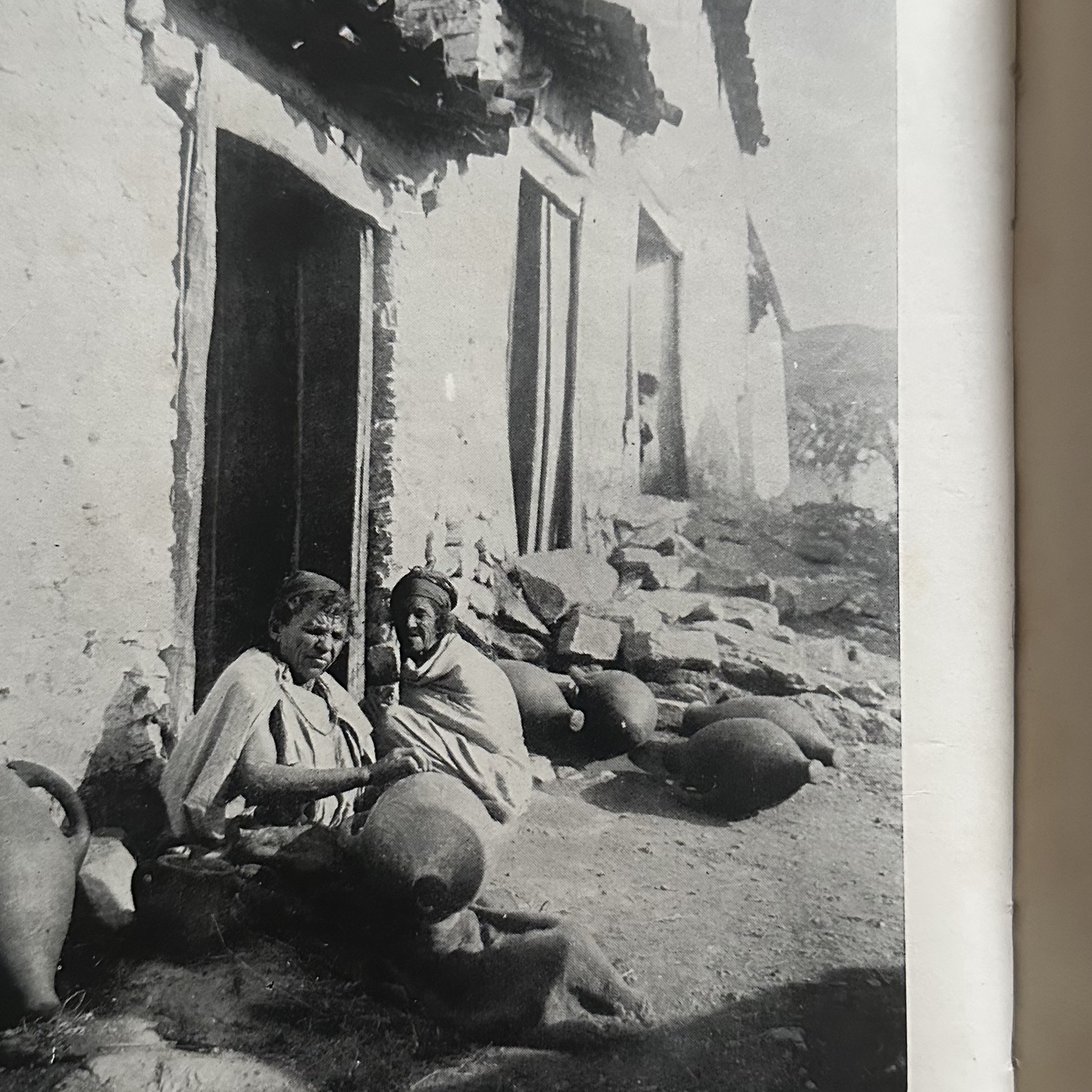 SORREL J. : Pages Africaines - lAfrique du Nord vue par les Littérateurs. LIBrdrU456. La Route des Rois. Librairie. Histoire