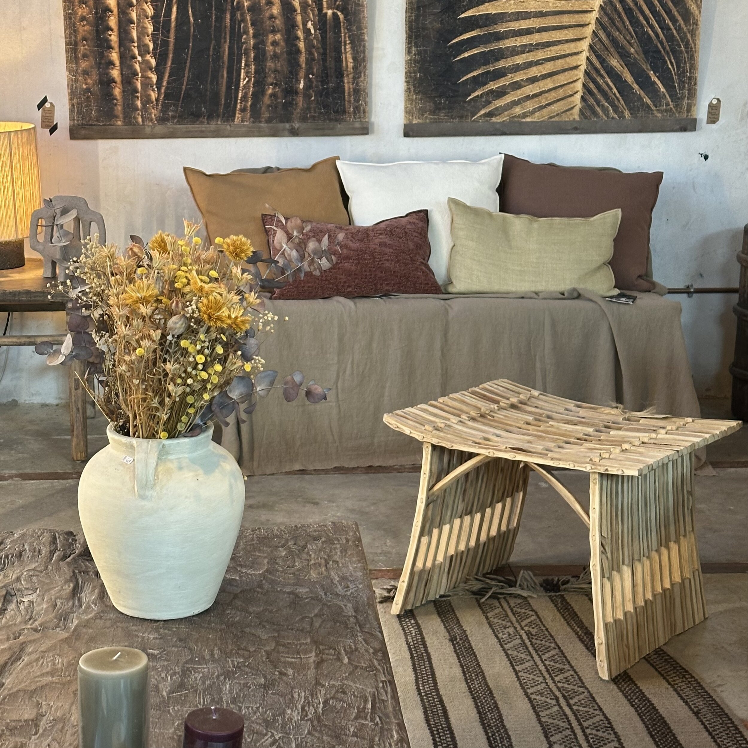 meuble artisanal en bois de palmier dattier siege pharaon egypte mobpps la route des rois lifestyle mobilier artisanal