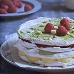 KNUDSEN Lene : Pavlova - Meringue et Cie . La Route des Rois. Librairie. Gastronomie