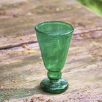 Verre à pied Jafar vert Egypte. VerJa3. La Route des Rois. Lifestyle. Verres Soufflés Egypte