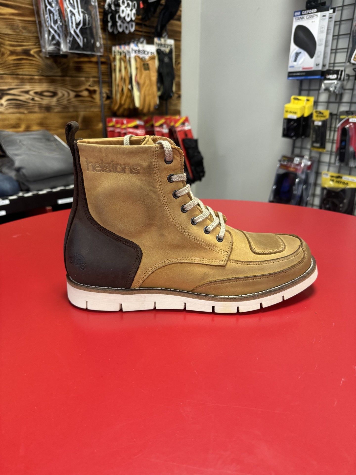 riders34chaussuresshoeshelstonsfreedomfemmelibertyhommepeachcuirbovinprotectionselecteurmalleolemarronbeigeblancmotomotardpromo2